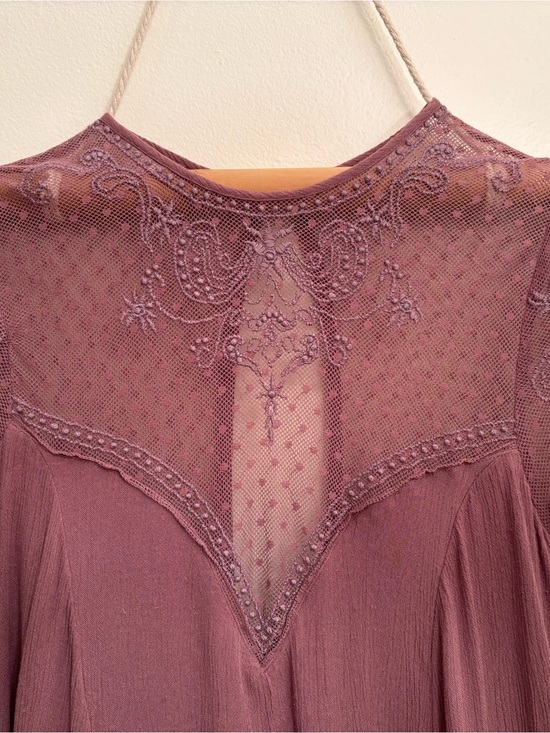 Kimchi Blue Dresses & Skirts - Kimchi Blue Mauve Lace-Trim Mini Dress